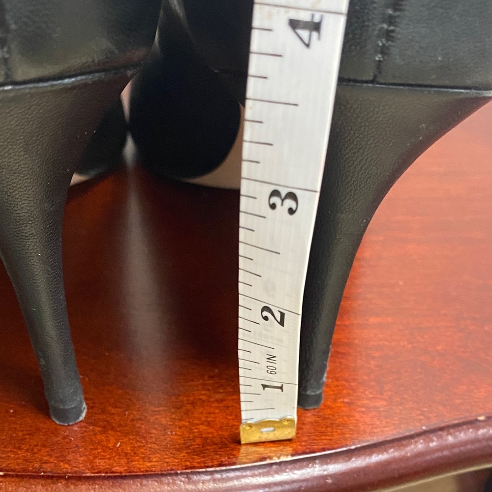 Ann Taylor Black Pointed Toe Heels - Picture 5 of 11